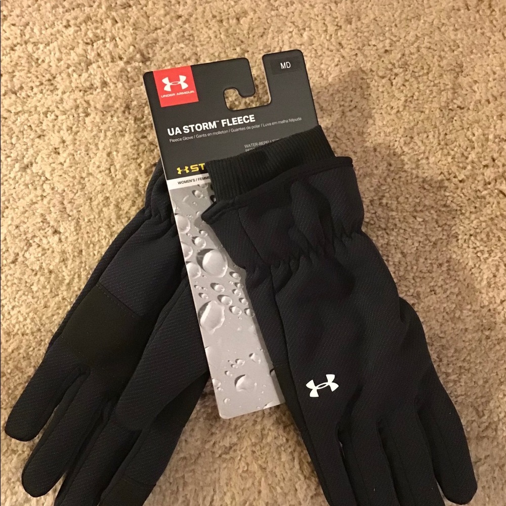 UnderArmour Storm Fleece Gloves - Women’s Medium